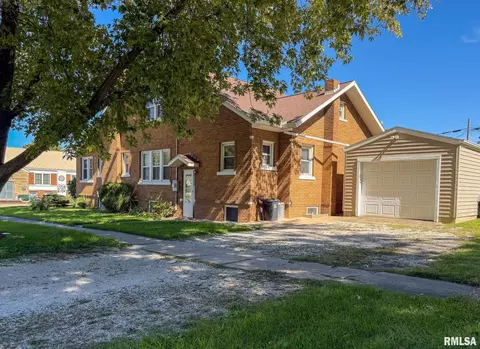 Other - 302 Center St, Eureka, IL 61530 photo 3 of 9