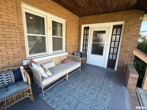 Exterior - 302 Center St, Eureka, IL 61530 photo 6 of 6