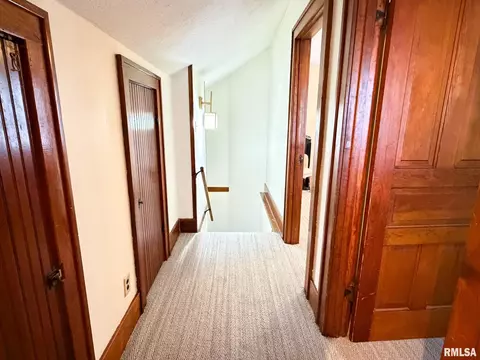 Entry Way - 302 Center St, Eureka, IL 61530 photo 4 of 4