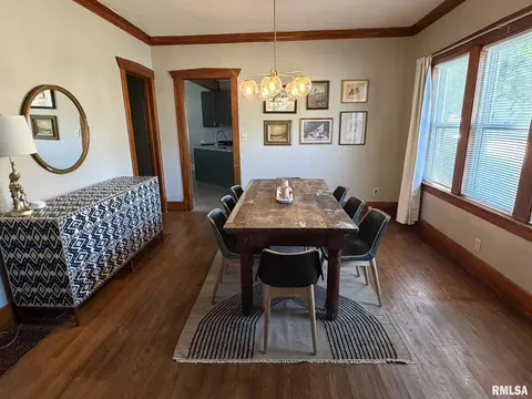 Dining - 302 Center St, Eureka, IL 61530 photo 2 of 3