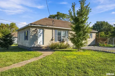 602 Orchard St, West Frankfort, IL 62896
