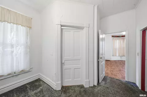 Entry Way - 1407 W Barker Ave, Peoria, IL 61606 photo 1 of 1