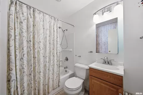 Bath - 1407 W Barker Ave, Peoria, IL 61606 photo 2 of 2