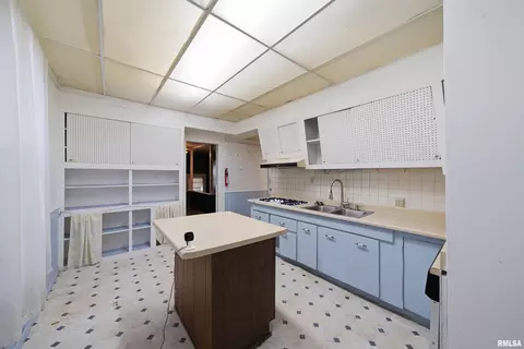 Kitchen - 1407 W Barker Ave, Peoria, IL 61606 photo 1 of 5