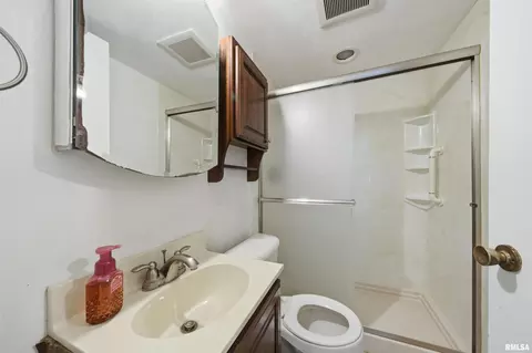 Bath - 1407 W Barker Ave, Peoria, IL 61606 photo 1 of 2