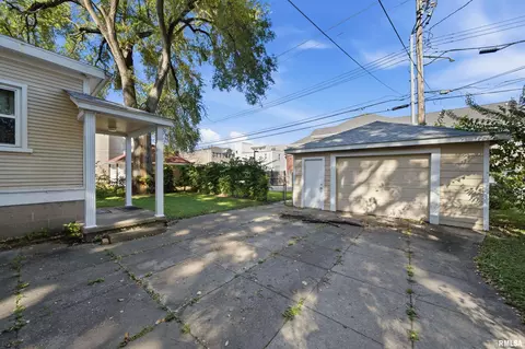 Exterior - 1407 W Barker Ave, Peoria, IL 61606 photo 3 of 3