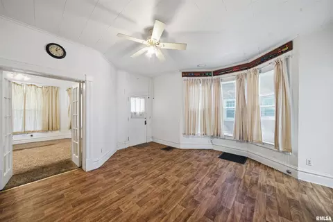 Living - 1407 W Barker Ave, Peoria, IL 61606 photo 3 of 5