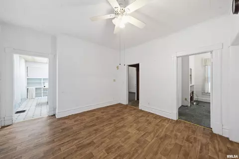 Living - 1407 W Barker Ave, Peoria, IL 61606 photo 1 of 5