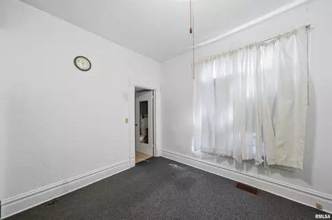 Bedroom - 1407 W Barker Ave, Peoria, IL 61606 photo 3 of 7