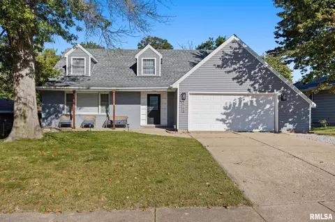 3343 W Saymore Ln, Peoria, IL 61615
