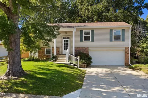 125 Devron Cir, East Peoria, IL 61611