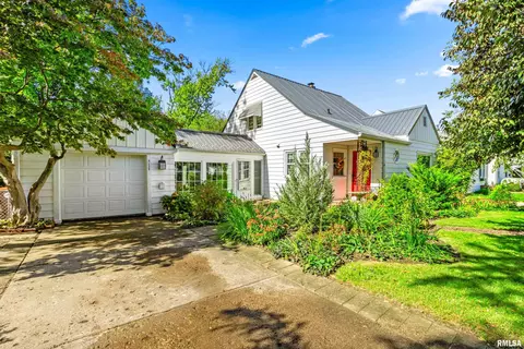 3123 N Parish Ave, Peoria, IL 61604