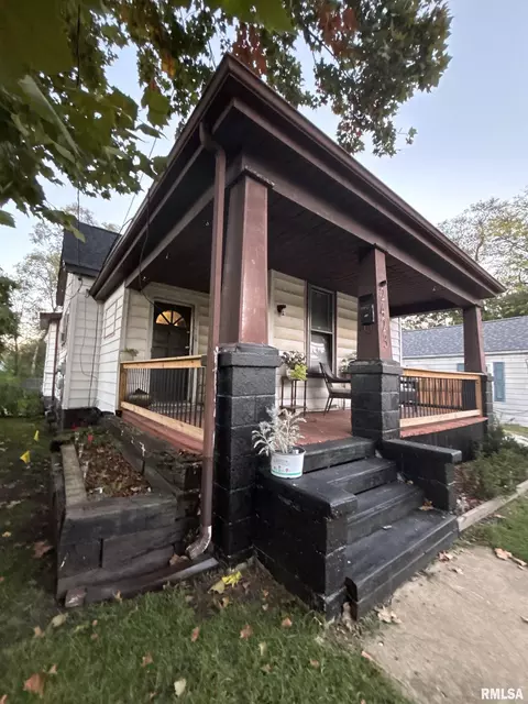 2423 W Garden St, Peoria, IL 61605