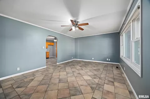 Living - 813 Elm St, Bloomington, IL 61701 photo 1 of 3