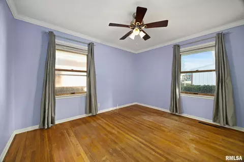 Bedroom - 813 Elm St, Bloomington, IL 61701 photo 4 of 6