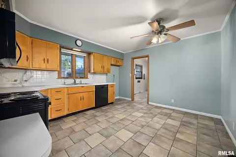 Kitchen - 813 Elm St, Bloomington, IL 61701 photo 1 of 3