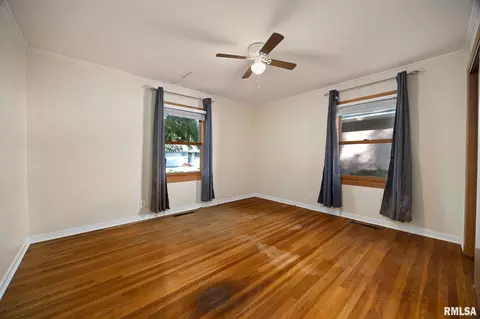Bedroom - 813 Elm St, Bloomington, IL 61701 photo 1 of 6