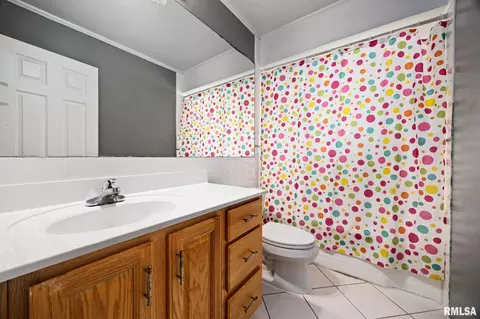 Bath - 813 Elm St, Bloomington, IL 61701 photo 1 of 2