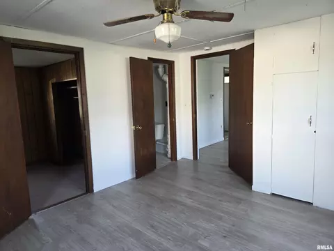 Bedroom - 1025 E Oak St, Macomb, IL 61455 photo 1 of 4