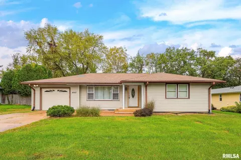 4907 W Linda Curv, Peoria, IL 61607