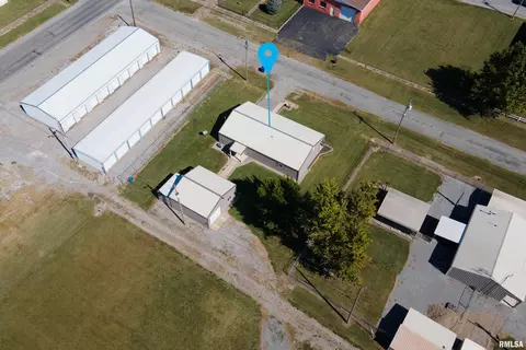 View/Area - 909 Lincoln St, Eldorado, IL 62930 photo 1 of 2