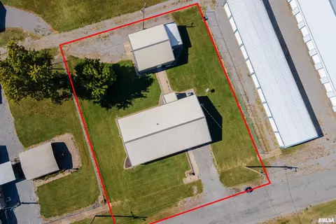 View/Area - 909 Lincoln St, Eldorado, IL 62930 photo 2 of 2
