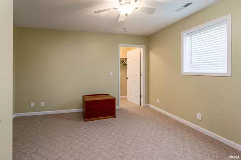 Bedroom - 909 Lincoln St, Eldorado, IL 62930 photo 4 of 4