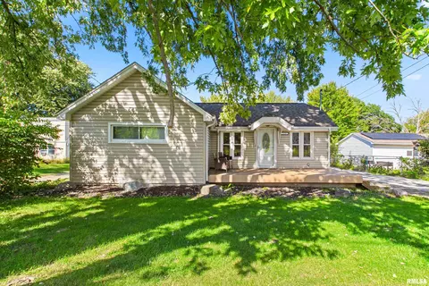 119 Woodlawn Blvd, East Peoria, IL 61611