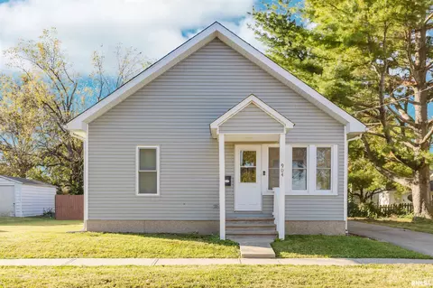 904 Elm St, West Frankfort, IL 62896