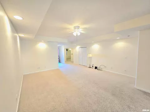 Living - 607 Lake Harbor Dr, Marion, IL 62959 photo 2 of 2