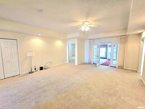 Living - 607 Lake Harbor Dr, Marion, IL 62959 photo 1 of 2