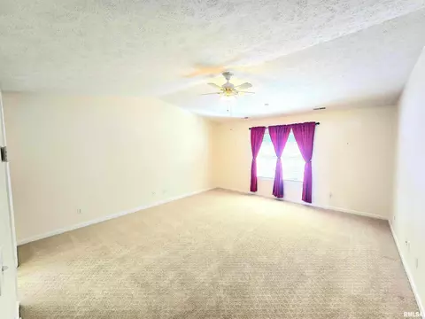 Bedroom - 607 Lake Harbor Dr, Marion, IL 62959 photo 2 of 3