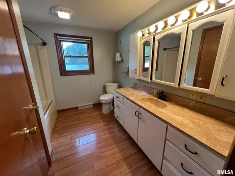 Bath - 315 E Grant St, Macomb, IL 61455 photo 1 of 4