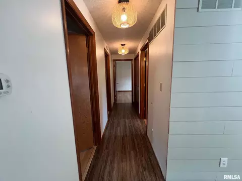 Entry Way - 315 E Grant St, Macomb, IL 61455 photo 1 of 2