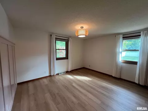 Bedroom - 315 E Grant St, Macomb, IL 61455 photo 3 of 7