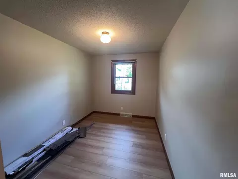 Bedroom - 315 E Grant St, Macomb, IL 61455 photo 6 of 7