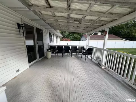 Exterior - 315 E Grant St, Macomb, IL 61455 photo 4 of 4