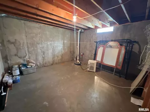 Bedroom - 315 E Grant St, Macomb, IL 61455 photo 7 of 7