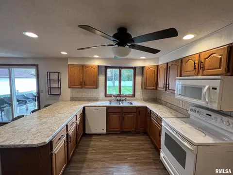Kitchen - 315 E Grant St, Macomb, IL 61455 photo 2 of 3