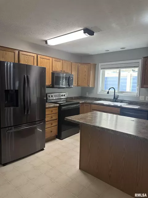 Kitchen - 290 Cunningham Ln, Anna, IL 62906 photo 1 of 2
