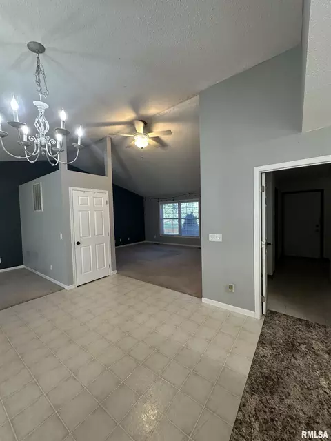 Entry Way - 290 Cunningham Ln, Anna, IL 62906 photo 3 of 4