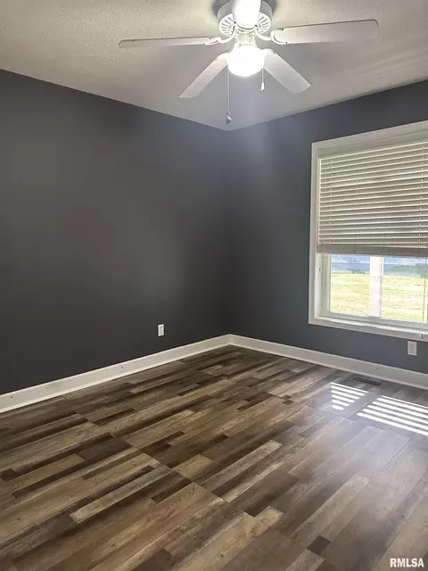 Bedroom - 290 Cunningham Ln, Anna, IL 62906 photo 3 of 4