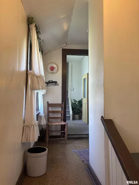 Entry Way - 1187 Clark St, Lowpoint, IL 61545 photo 1 of 5