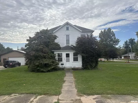1187 Clark St, Lowpoint, IL 61545