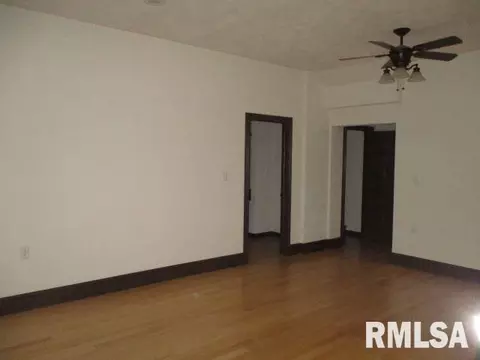 Living - 413 Logan St, Emden, IL 62635 photo 5 of 7
