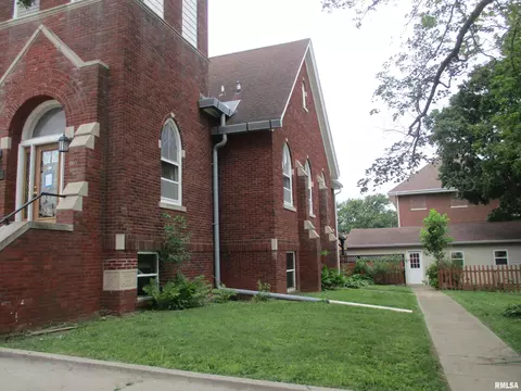 Exterior - 413 Logan St, Emden, IL 62635 photo 5 of 10