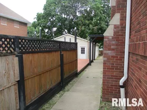 Exterior - 413 Logan St, Emden, IL 62635 photo 1 of 10