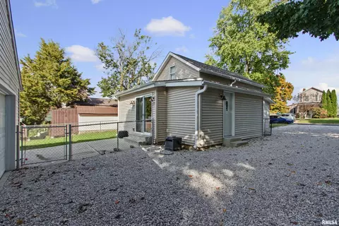 Exterior - 106 S Myers St, Eureka, IL 61530 photo 5 of 5