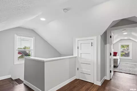 Entry Way - 106 S Myers St, Eureka, IL 61530 photo 3 of 3