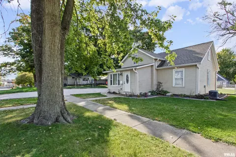 Exterior - 106 S Myers St, Eureka, IL 61530 photo 1 of 5